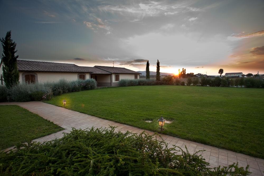 Agriturismo Le Rondini Di Francesco Di Assisi Cannara Exterior foto