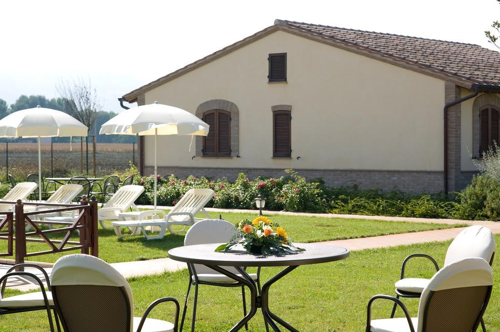 Agriturismo Le Rondini Di Francesco Di Assisi Cannara Exterior foto