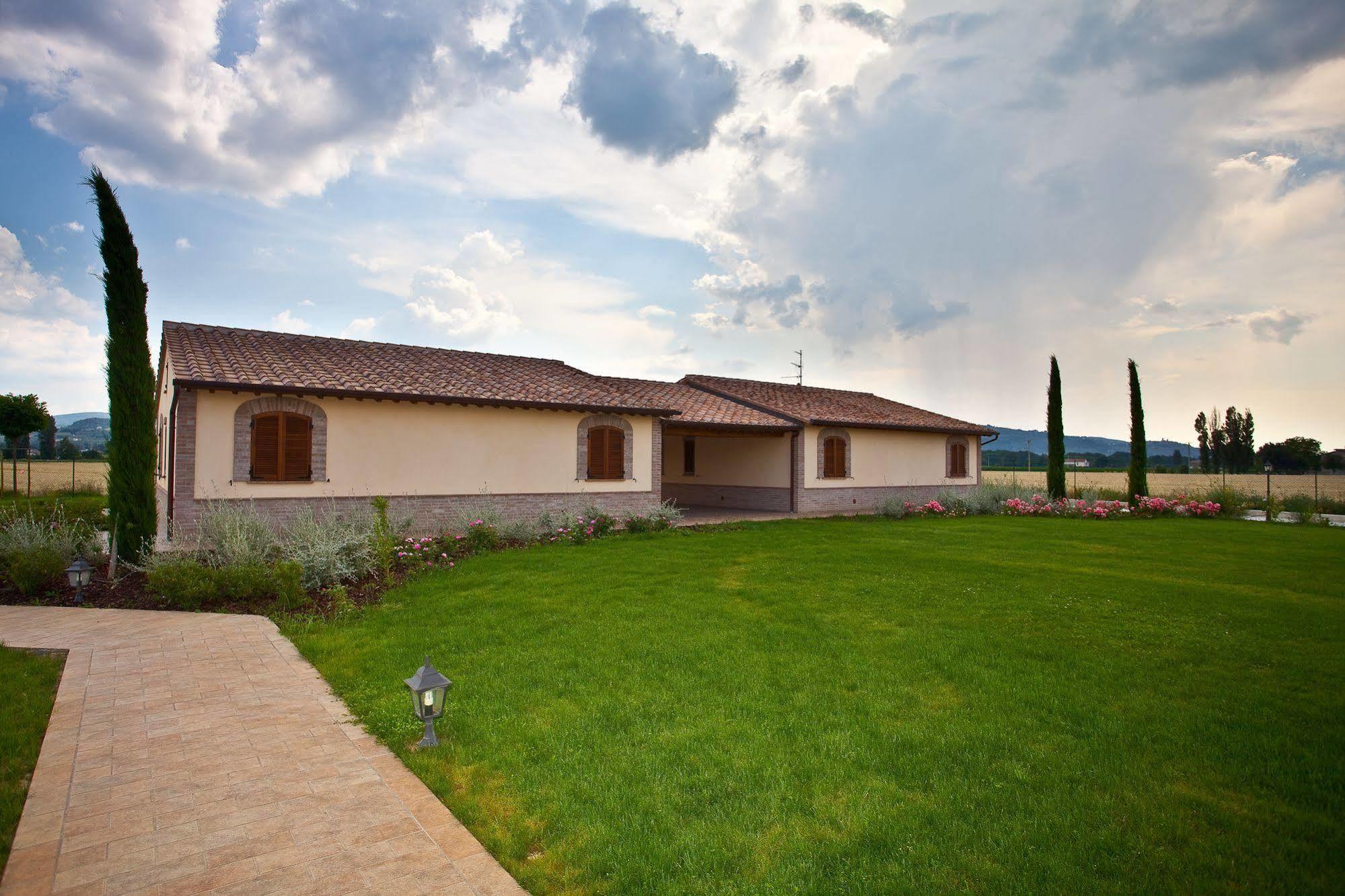 Agriturismo Le Rondini Di Francesco Di Assisi Cannara Exterior foto
